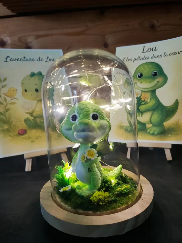 Lou, le petit dinosaure qui cueille la lumière Lou02